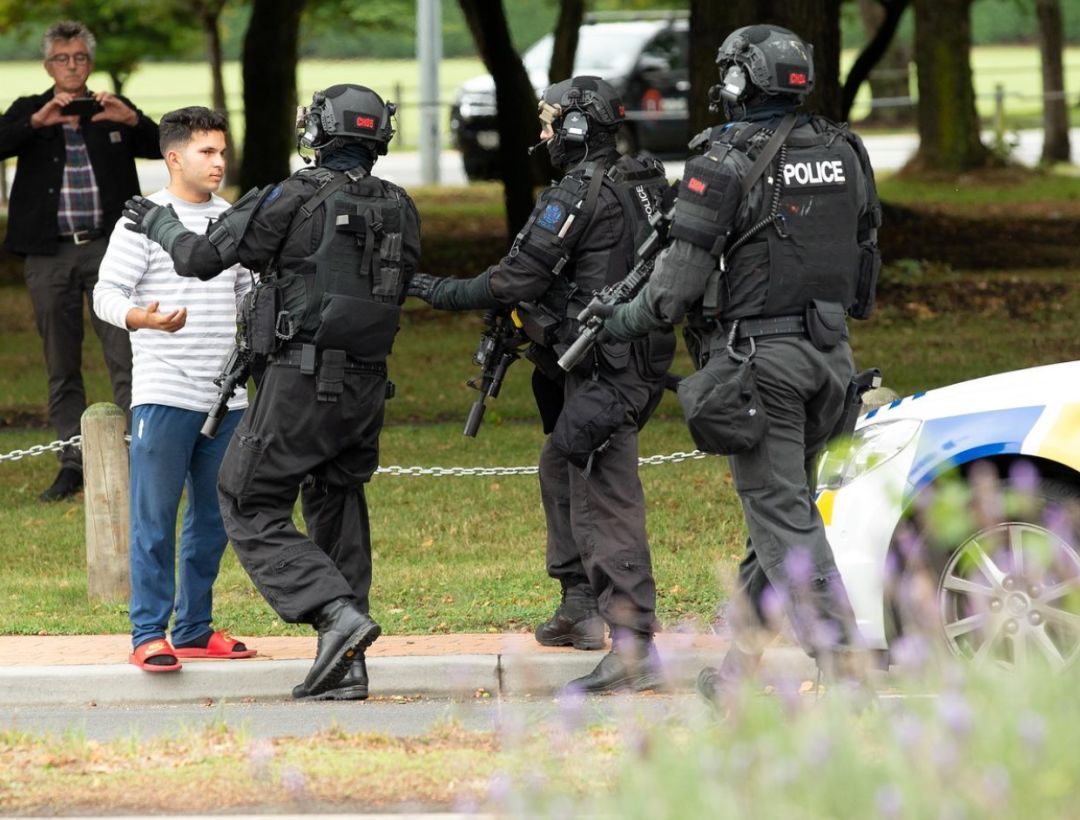 新西兰发生恶性枪击案，49人丧命！伊斯兰世界纷纷发声谴责！
