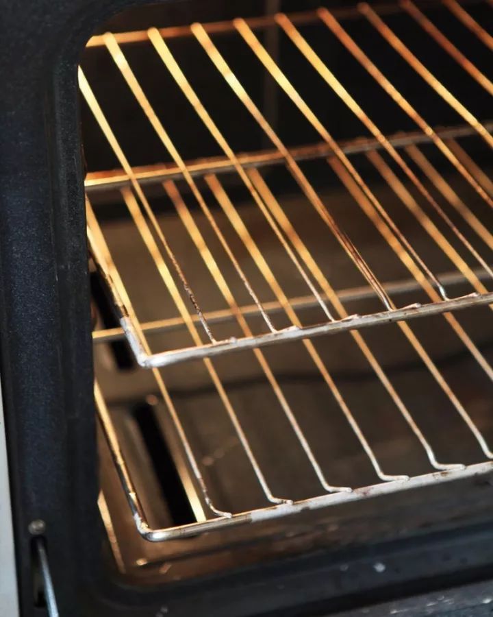如何清洁家用烤箱和微波炉