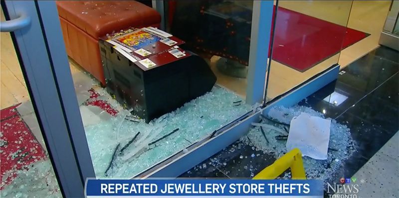 加拿大多伦多士嘉堡一商场珠宝店被爆窃！店主表示失望透顶！